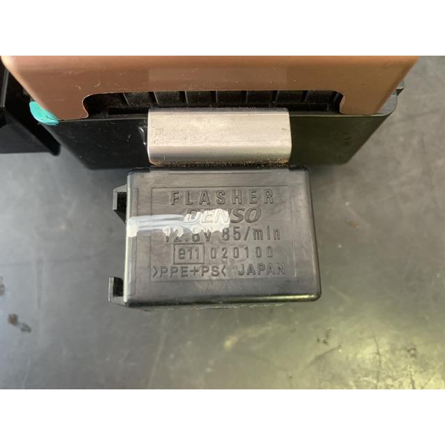 ヒューズ ボックス リレー 未テストジャンク ジムニー JB23W ヒューズ ボックス リレー 未テストジャンク ジムニー JB23W