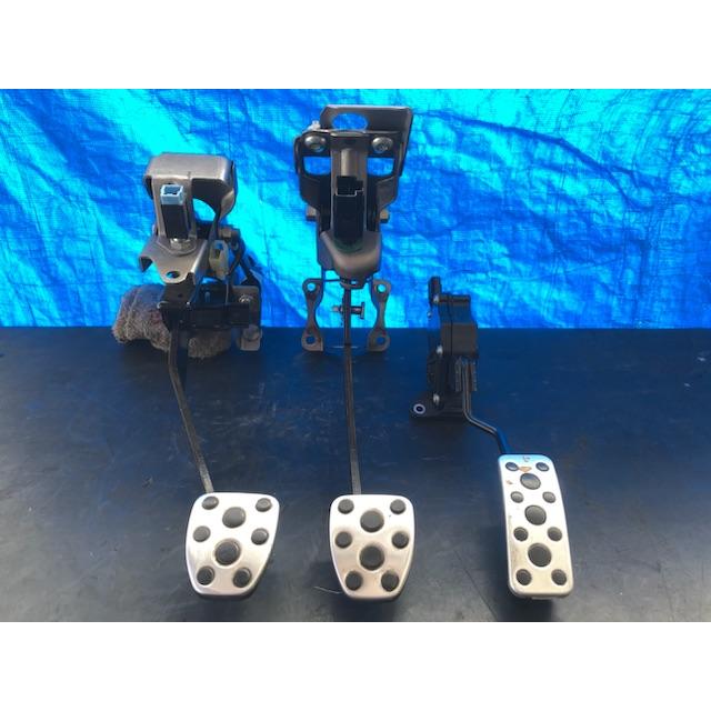 アクセル ブレーキ クラッチ ペダル 1台分 セット 未テストジャンク