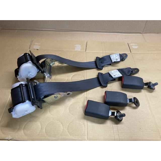 リア シートベルト 左右 キャッチ BRZ ZC6 スバル 左 64660CA030VH 右