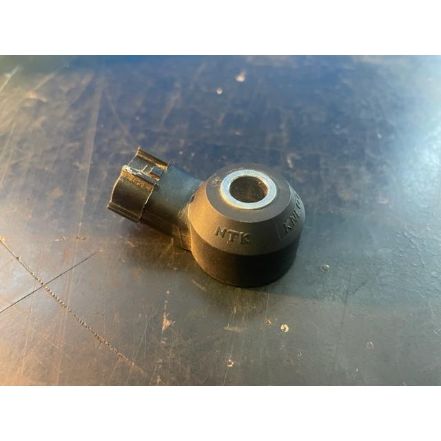 ノック センサー サンバー TV1 スバル EN07 63209km 22060KA010 NTK