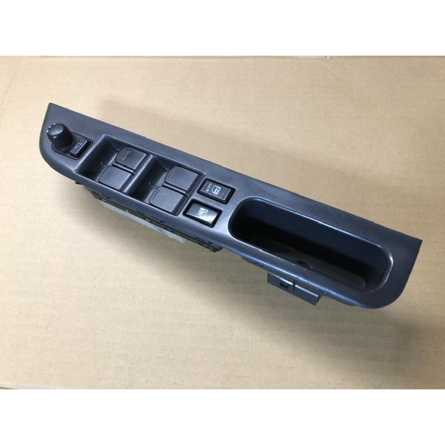 パワーウィンドウ スイッチ 右 前 スイフト ZD11S スズキ 運転席