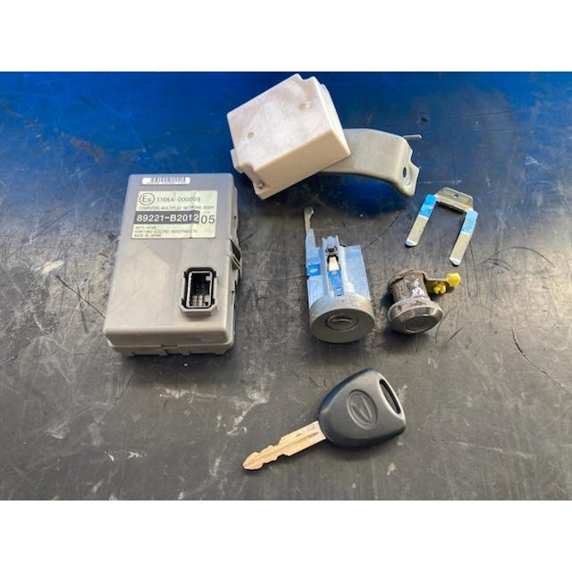 キーシリンダー キーレス セット ミラ L275S ダイハツ 69005-B2340