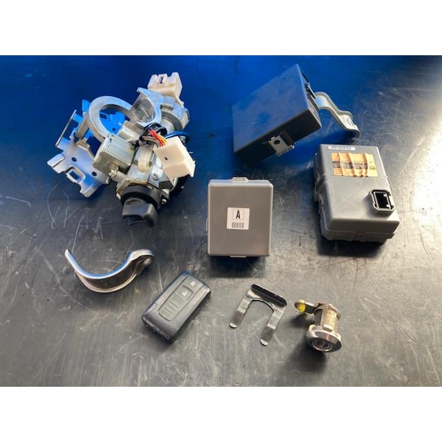 キーシリンダー キーレス セット ムーヴ L175S ダイハツ 89990-B2020