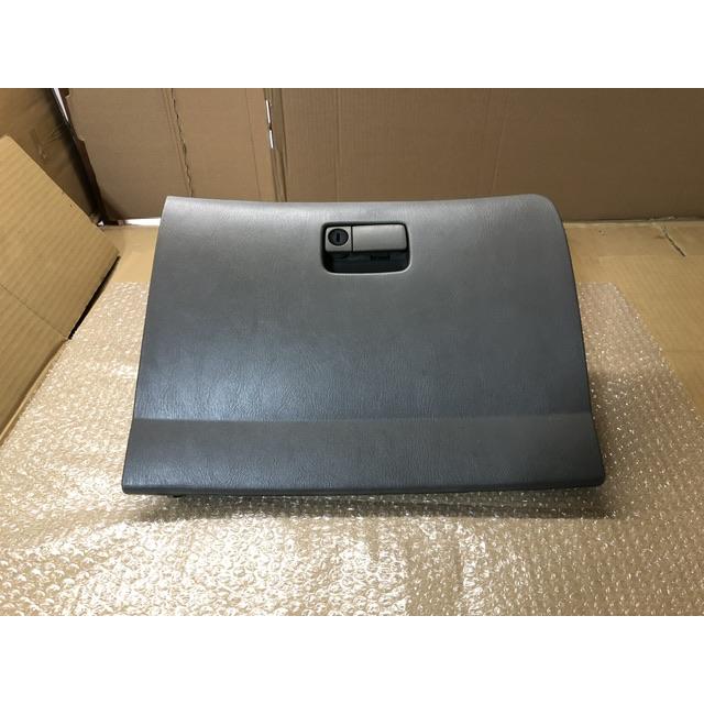 グローブ ボックス 左 前 ローレル GC35 ニッサン 68500-5L300 小物