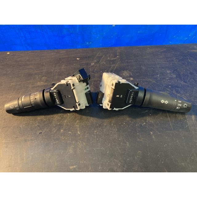 ライト ワイパー スイッチ ノート E11 ニッサン 25540-CT00E 25260