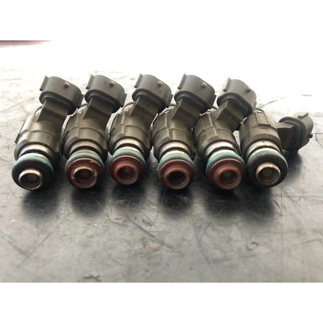 jb23 5型6型　燃料インジェクター 3個セット + インジェクターレール美品 jb23 5型6型 燃料インジェクター 3個セット + インジェクター