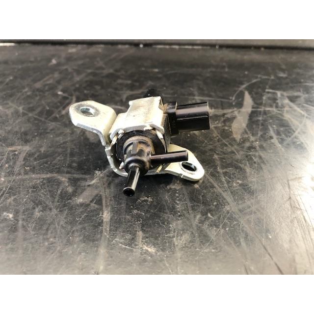 バキューム スイッチング バルブ ビアンテ CCEFW マツダ 1S7G