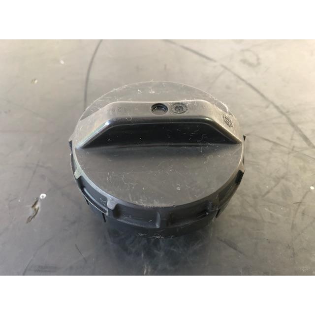 燃料 キャップ ekスポーツ H81W ミツビシ 純正 フューエル フィラー  