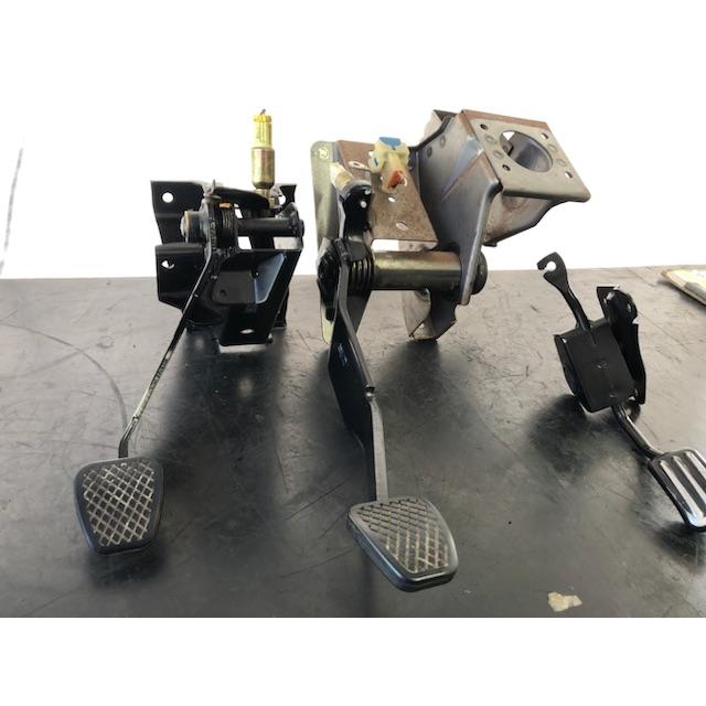 EG シビック　MT アクセル・ブレーキ・クラッチペダル ペダル 一式 アクセル ブレーキ クラッチ バモス HM2 ホンダ MT