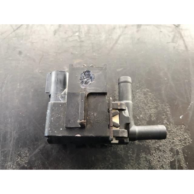 バキューム スイッチング バルブ アクセラ BL5FW マツダ ZJ20-18