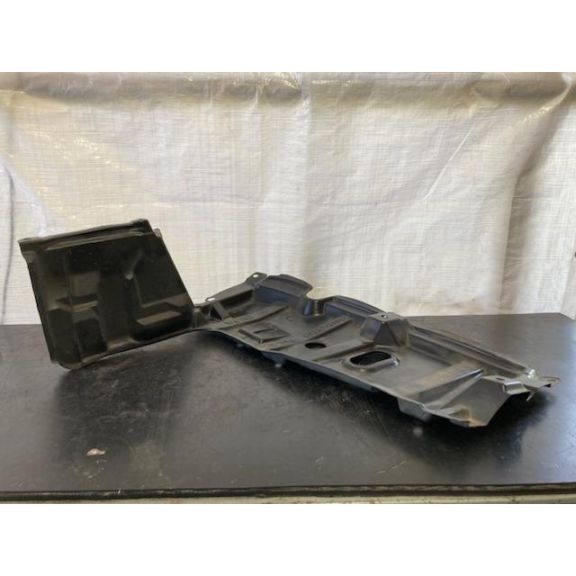 エンジン アンダー カバー 左 泥除け フロント ヴィッツ NSP130