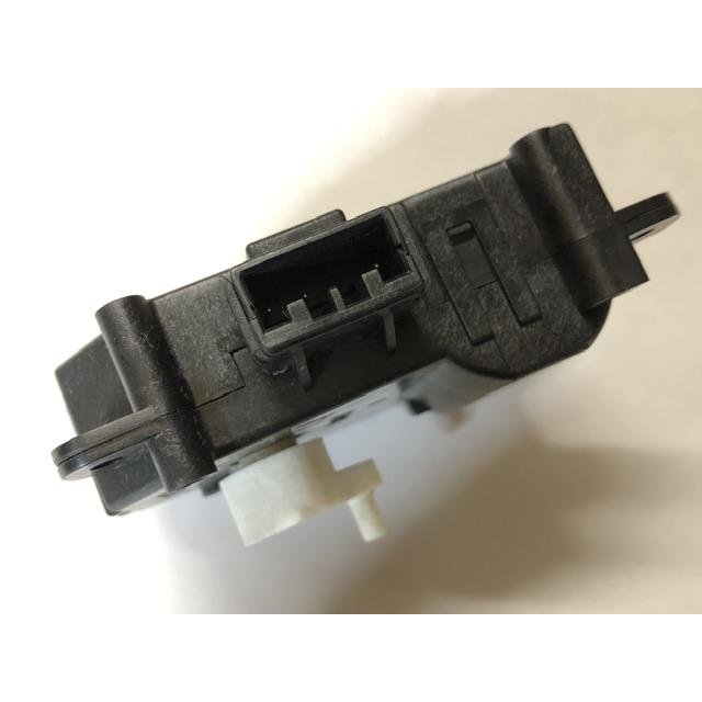 エアコン サーボ モーター 1個 ekワゴン H82W ミツビシ DENSO 113800