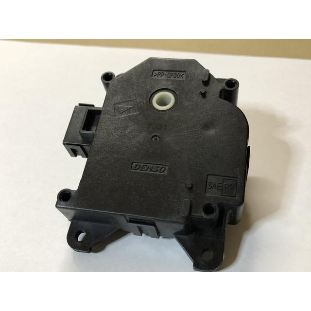 エアコン サーボ モーター 1個 ekワゴン H82W ミツビシ DENSO 113800