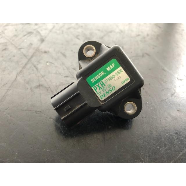 専用のため購入できません。 カワサキ純正 46091-1670 右スイッチボックス ZX-7R｜Yahoo