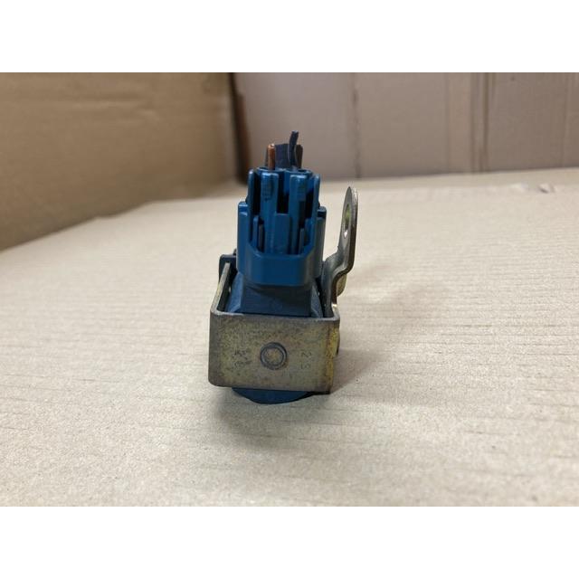 バキューム スイッチング バルブ AZワゴン CY21S マツダ 18117