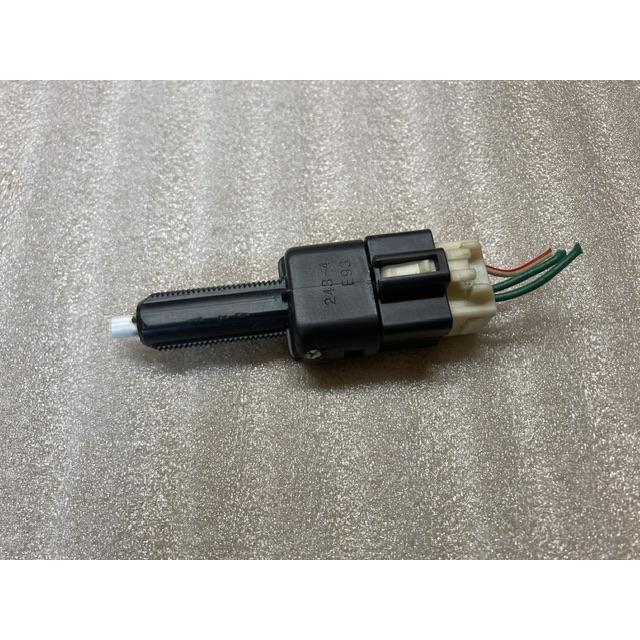 ブレーキ ランプ スイッチ クリッパー U71V ニッサン 25320-6A0A0