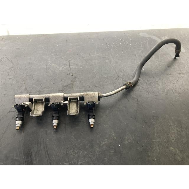 インジェクター デリバリー パイプ パレット MK21S スズキ K6A 15730