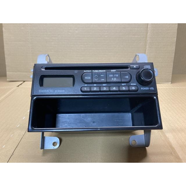 ダイハツ 純正 オーディオ CD ラジオ タント カスタム L350S 86180