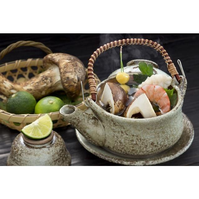 ①岩手県産天然松茸　187g つぼみ　本日採れたて　産地直送　国産 岩手県産天然松茸 マツタケ