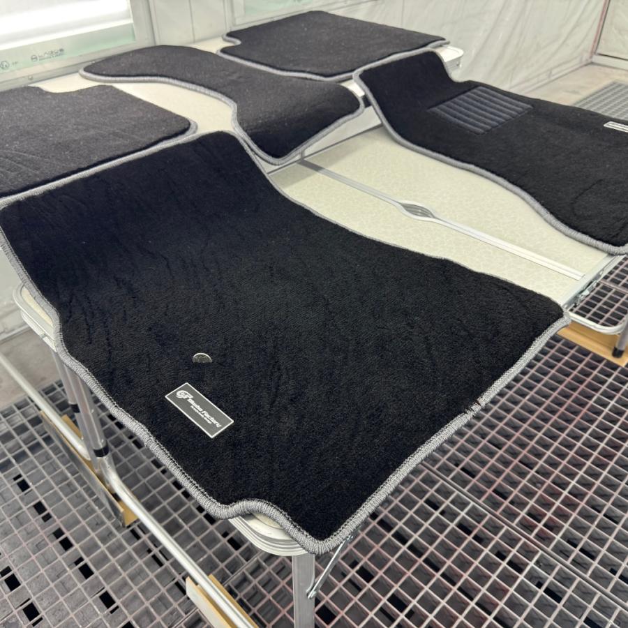 R34 Okubo Factory オリジナル フロアマット 車種専用設計 高耐久 カーペットマット ブラック 内装カスタム ドレスアップ　2WD 4WD