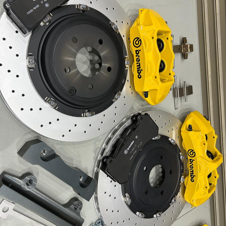 V37 専用 Brembo 6POT/4POT モノブロック イエローキャリパーキット