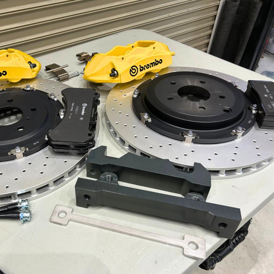 Brembo 6pot　ブレーキキャリパーセット V37 専用 Brembo 6POT/4POT モノブロック イエローキャリパーキット