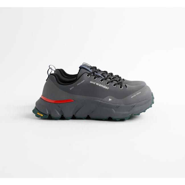 SALE30%OFF //and wander アンドワンダー 5978145 ウォータープルーフ トレックシューズ waterproof trek shoes low charcoal | 