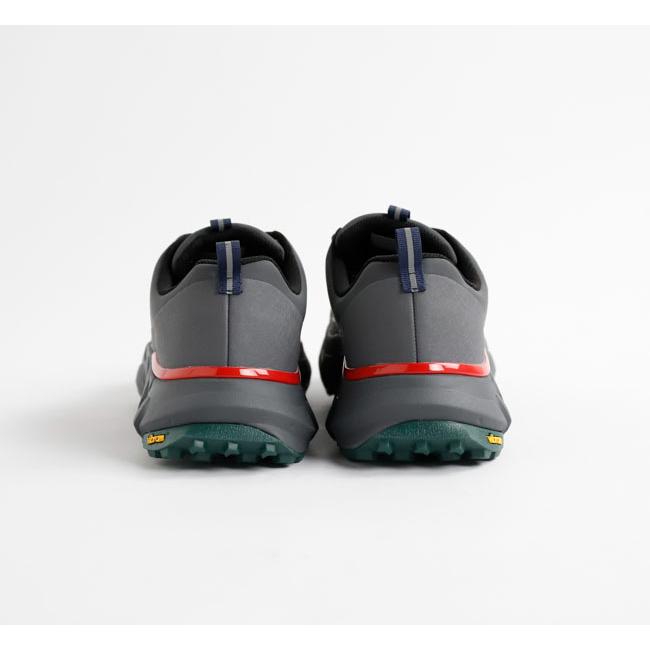SALE30%OFF //and wander アンドワンダー 5978145 ウォータープルーフ トレックシューズ waterproof trek shoes low charcoal |  | 05