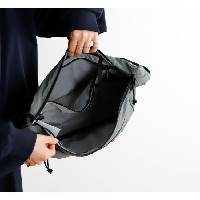 Mt RAINIER DESIGN WORKS マウントレイニアデザインワークス ハーフ ムーン バッグ 7066 |  | 02