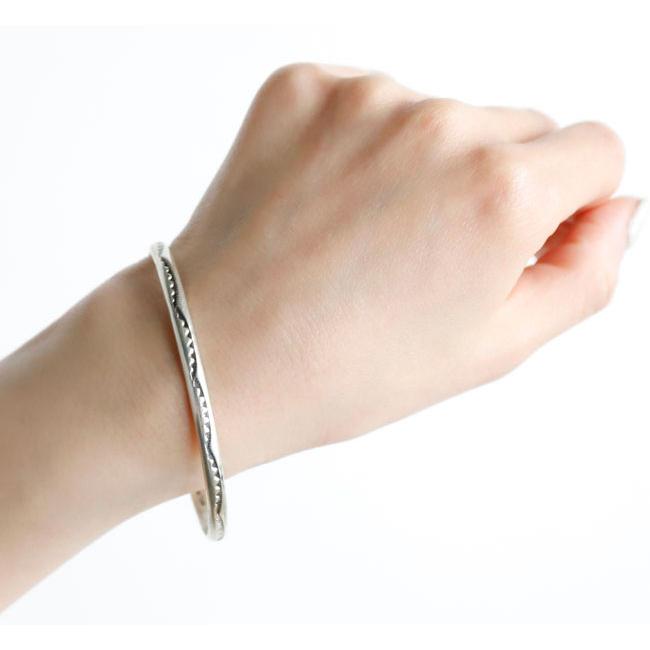 indian jewelry インディアンジュエリー ナバホ シルバー925B バングル