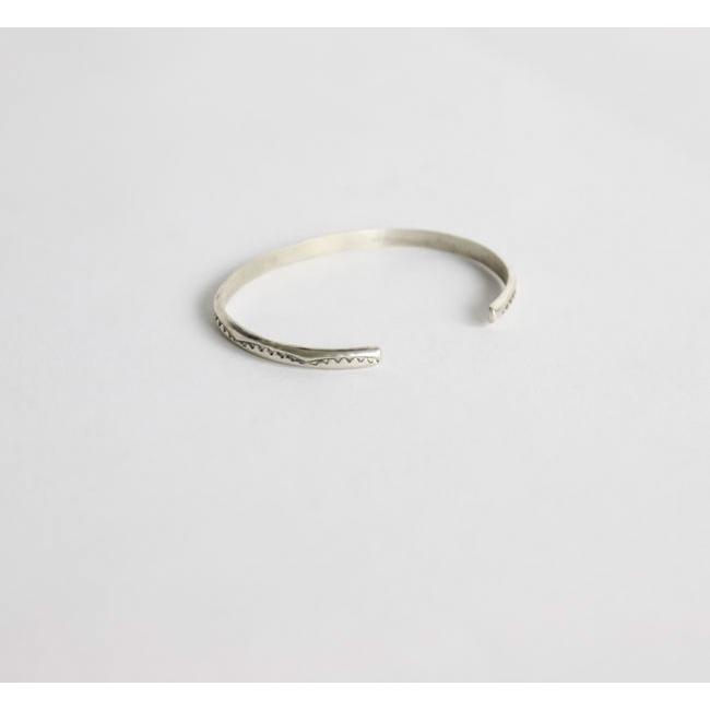indian jewelry インディアンジュエリー ナバホ シルバー925B バングル