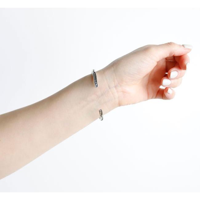 indian jewelry インディアンジュエリー ナバホ シルバー925A バングル スタンプワークの画像