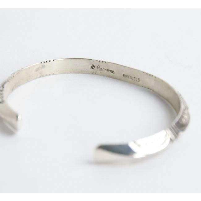 indian jewelry インディアンジュエリー Geneva Ramone ジェネバラモーン ナバホ シルバー925 トライアングルスタンプ バングル |  | 12