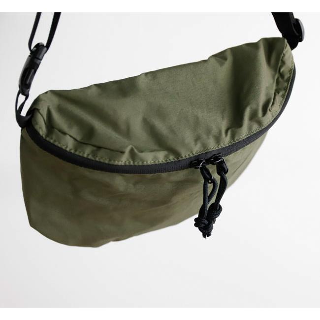 Mt RAINIER DESIGN WORKS マウントレイニアデザインワークス ワンパネル ポーチ 7158 |  | 16