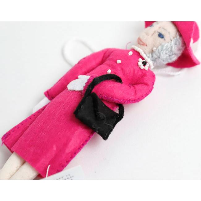 SILK ROAD BAZAAR シルクロードバザー フェルトオーナメント Queen Elizabeth-Magenta Dress エリザベス女王 |  | 02