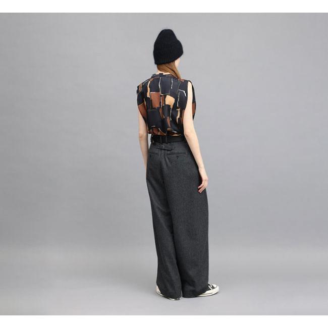 SACRA サクラ 126517071 ジオメトリック ペインティング トップ GEOMETRIC PAINTING TOP |  | 01