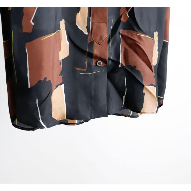 SACRA サクラ 126517071 ジオメトリック ペインティング トップ GEOMETRIC PAINTING TOP |  | 08