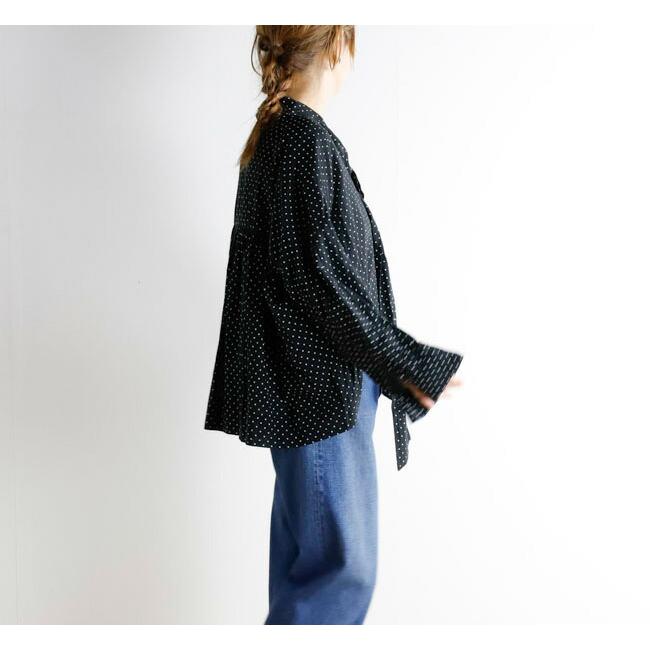 Veritecoeur ヴェリテクール VC-2748 ドットタイカラーブラウス |  | 04