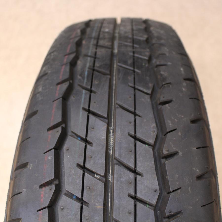 DUNLOP 200系 ハイエース 新車外し 純正タイヤ 2024年製 DUNLOP 200系 ハイエース 新車外し 純正タイヤ 2024年製