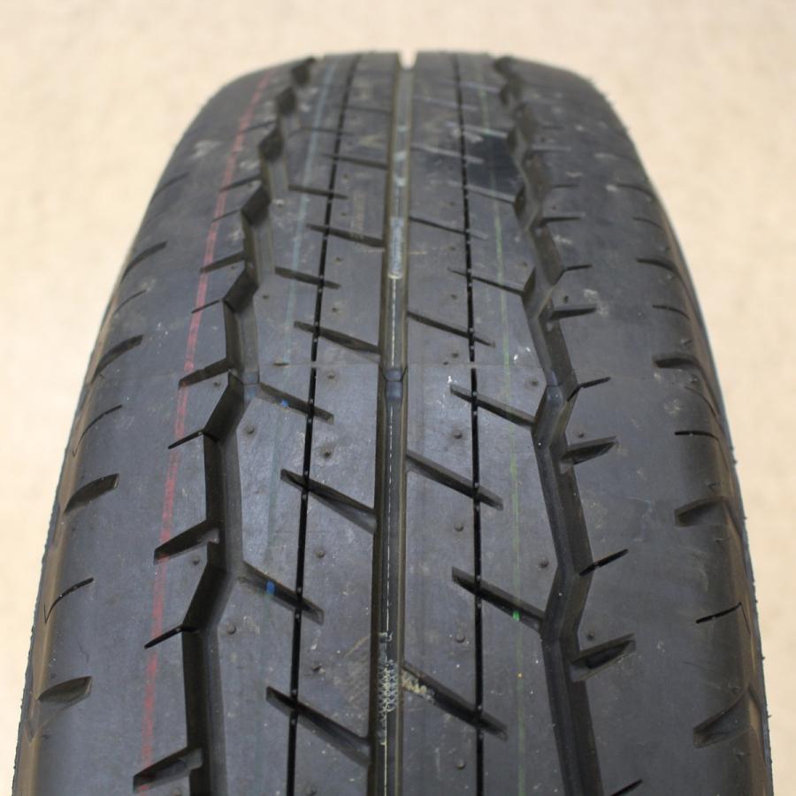 DUNLOP 200系 ハイエース 新車外し 純正タイヤ 2024年製 DUNLOP 200系 ハイエース 新車外し 純正タイヤ 2024年製