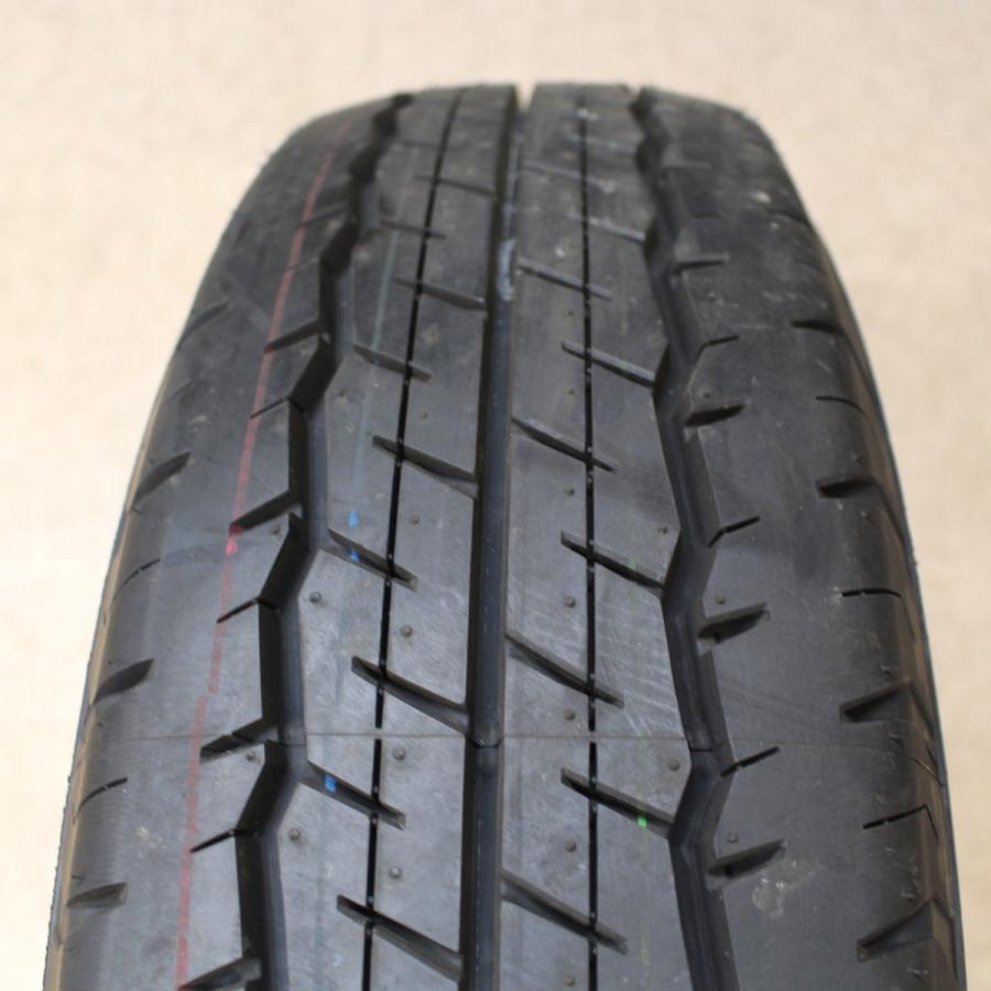 DUNLOP 200系 ハイエース 新車外し 純正タイヤ 2024年製 DUNLOP 200系 ハイエース 新車外し 純正タイヤ 2024年製