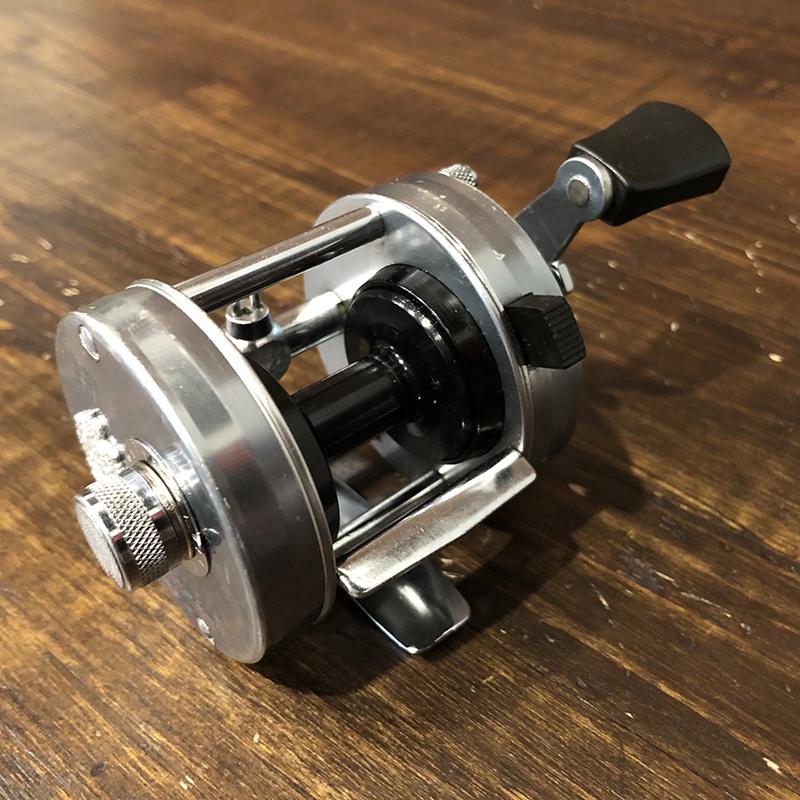 ABU Ambassadeur 2500C ベイトキャスティングリール ambassadeur Abu Ambassadeur 2500C Bait Casting Reel Fn761100