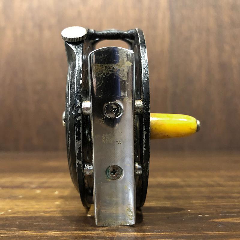 PFLUEGER Pflueger Early Medalist 1494 Round Line Guard PFLUEGER Pflueger Early Medalist 1494 Round Line Guard