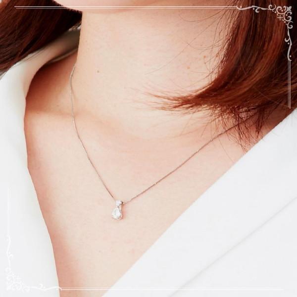k*n様 ペンダントネックレス ダイヤ　pt950 pt850 ペアシェイプ　ド カナディアンダイヤモンド ペアシェイプカット ペンダントヘッド 0.30