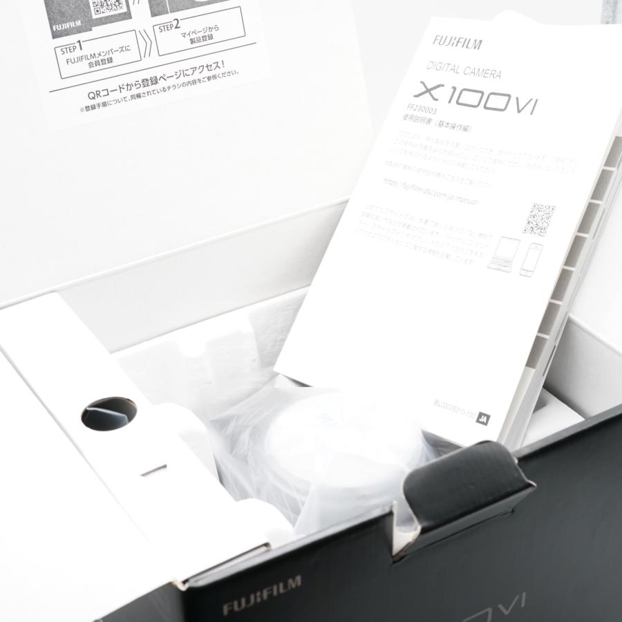 FUJIFILM（フジフイルム） ほぼ新品 FUJIFILM X100VI シルバー