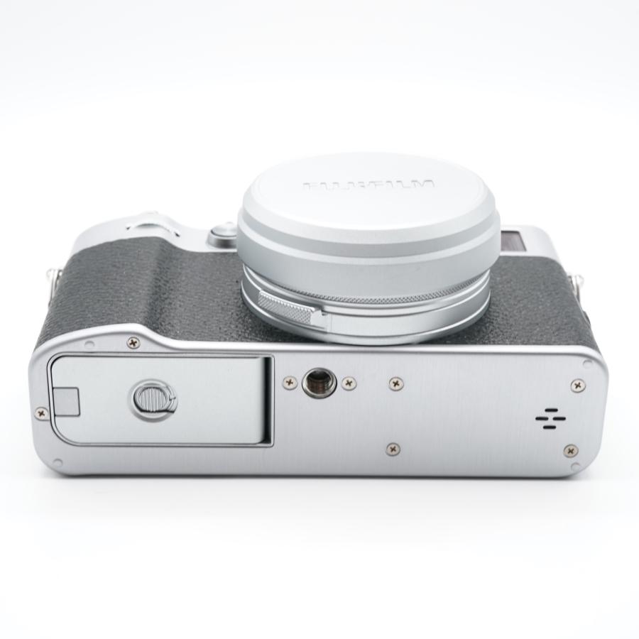 FUJIFILM（フジフイルム） ほぼ新品 FUJIFILM X100VI シルバー