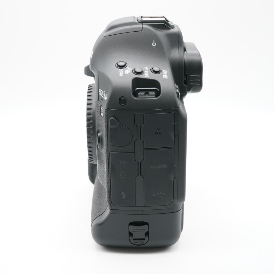 ほぼ新品 キヤノン EOS-1D X Mark II ボディ レリーズ数16000回以下！あると嬉しい取説・純正ストラップ付！の画像