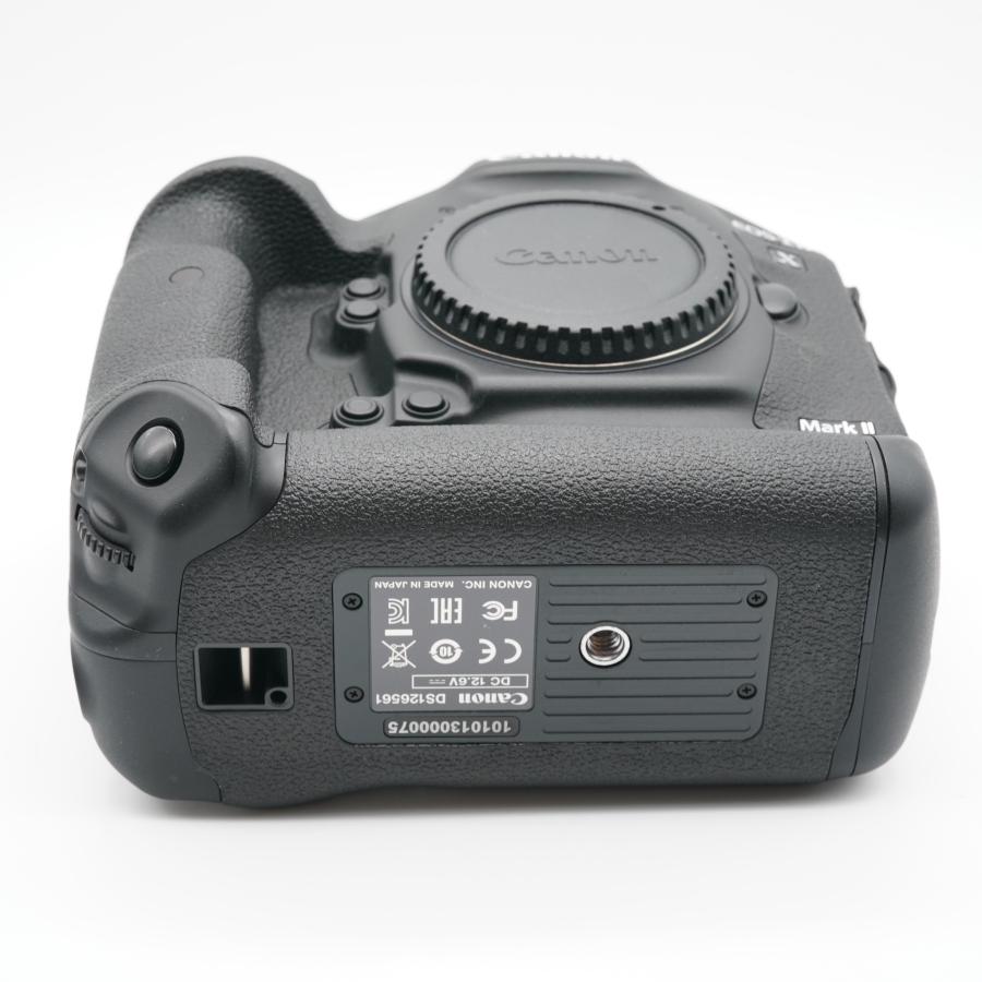 ほぼ新品 キヤノン EOS-1D X Mark II ボディ レリーズ数16000回以下！あると嬉しい取説・純正ストラップ付！の画像