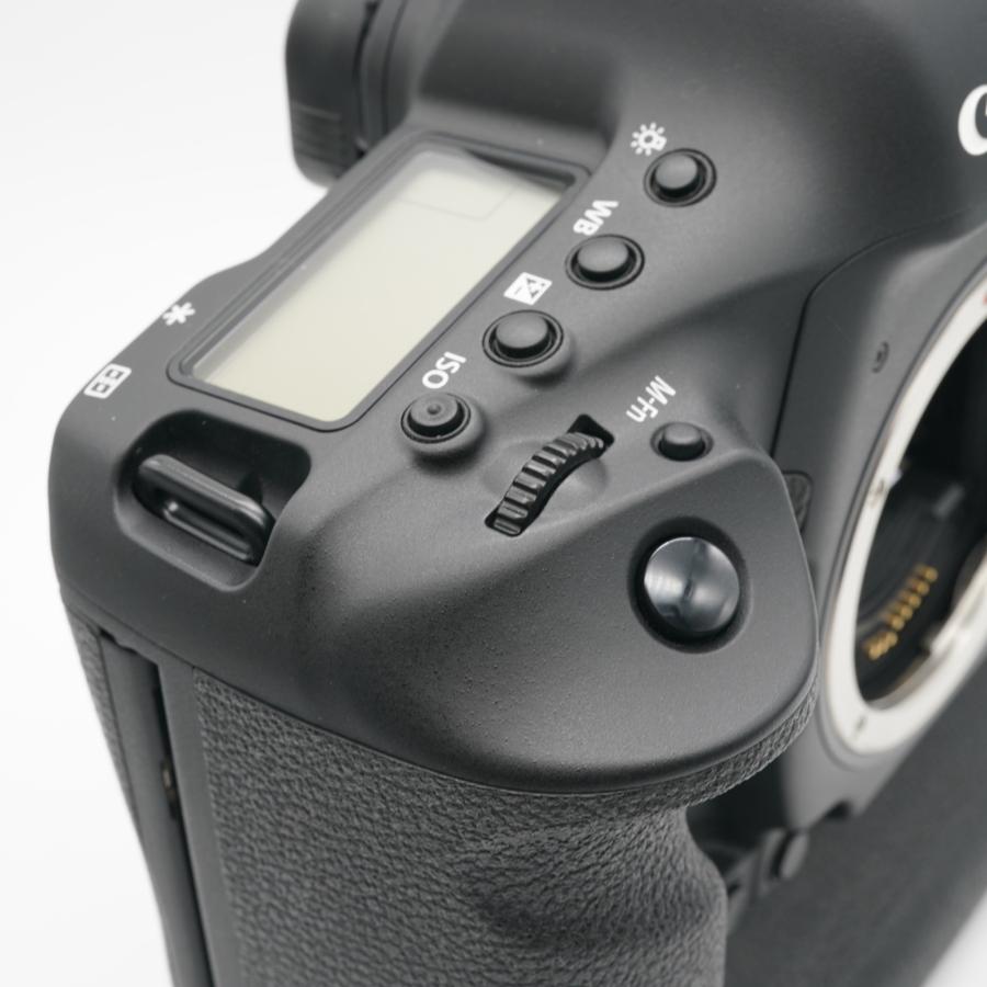 ほぼ新品 キヤノン EOS-1D X Mark II ボディ レリーズ数16000回以下！あると嬉しい取説・純正ストラップ付！の画像