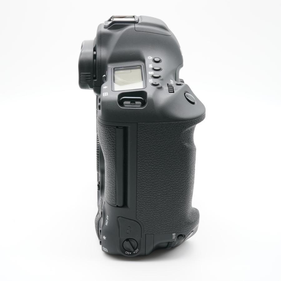 ほぼ新品 キヤノン EOS-1D X Mark II ボディ レリーズ数16000回以下！あると嬉しい取説・純正ストラップ付！の画像